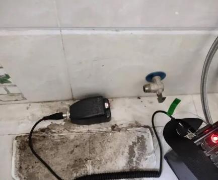 大厂屋顶漏水维修公司分享下卫生间漏水的危害及解决方法